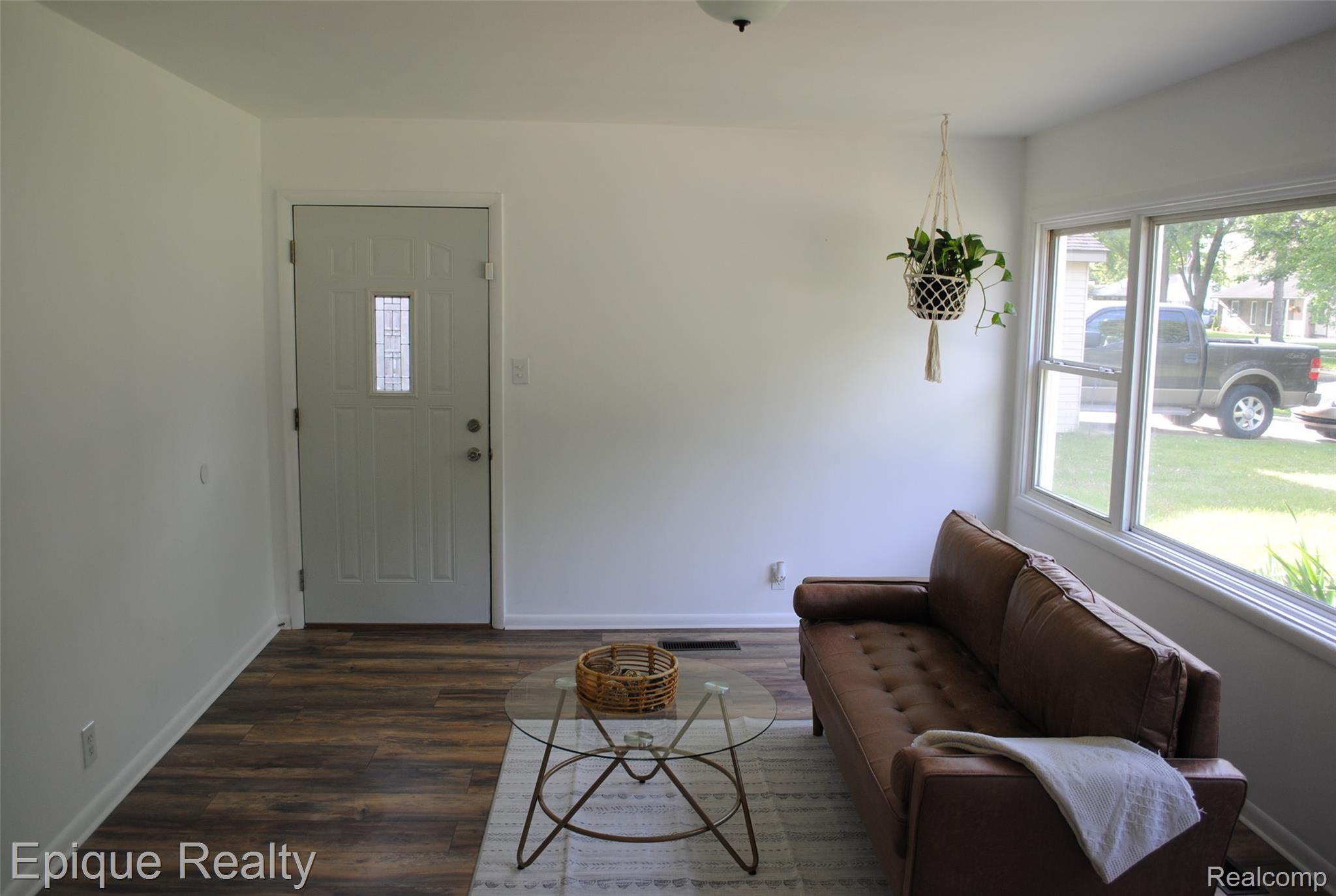 1109 Corrinne Street
