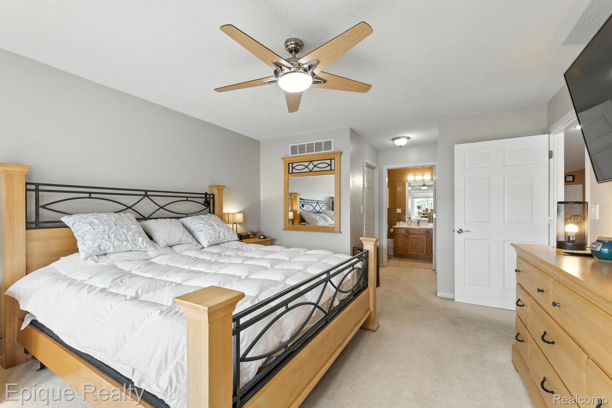 810 Crystal Lane