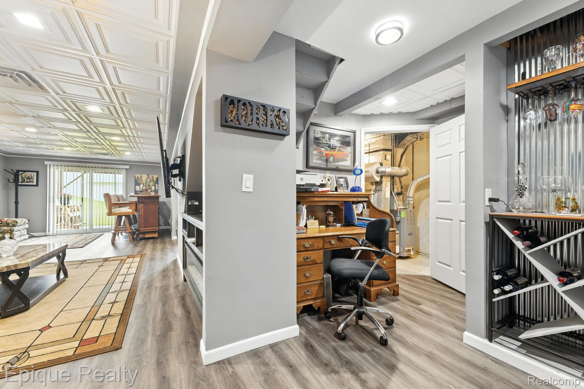 810 Crystal Lane