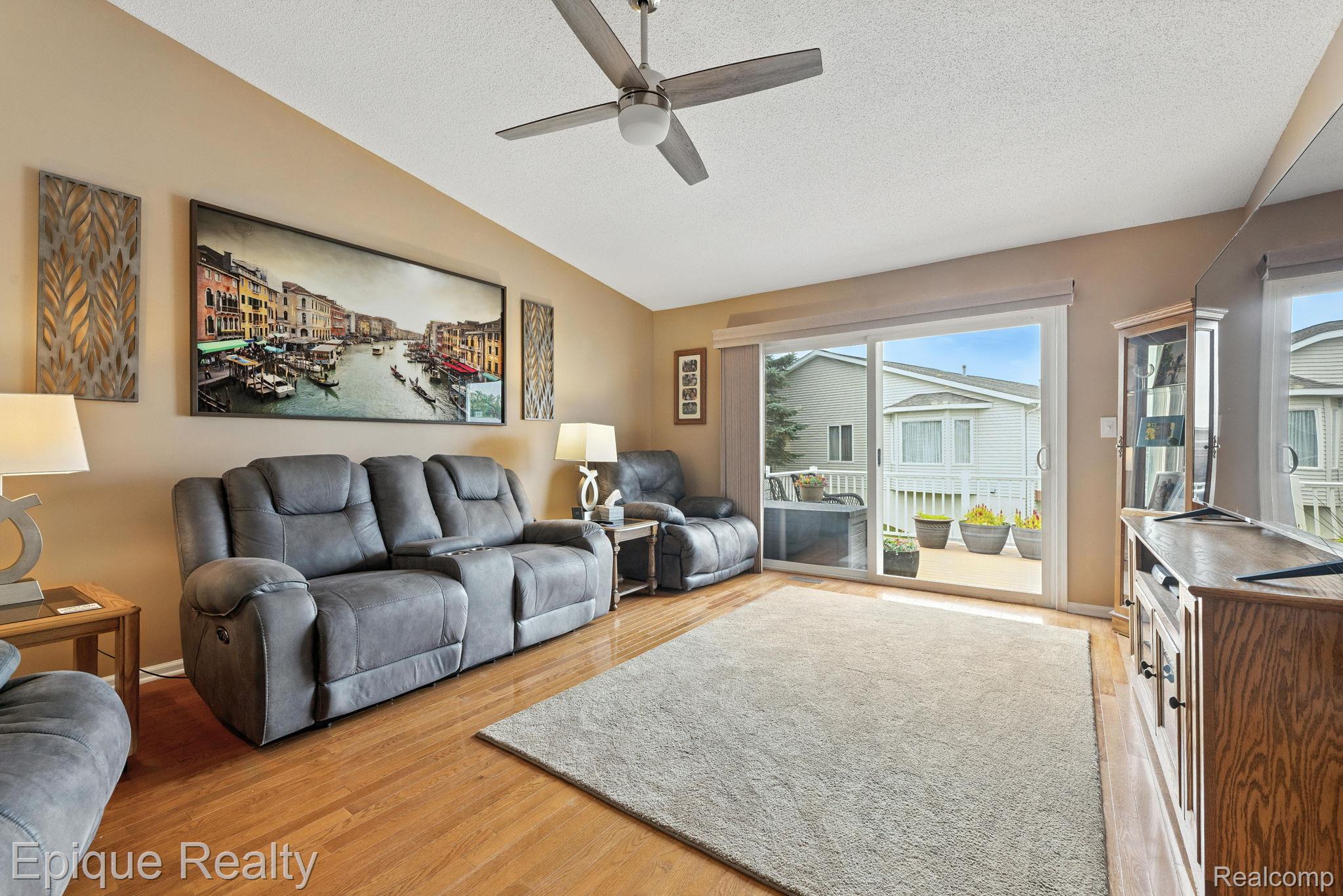 810 Crystal Lane