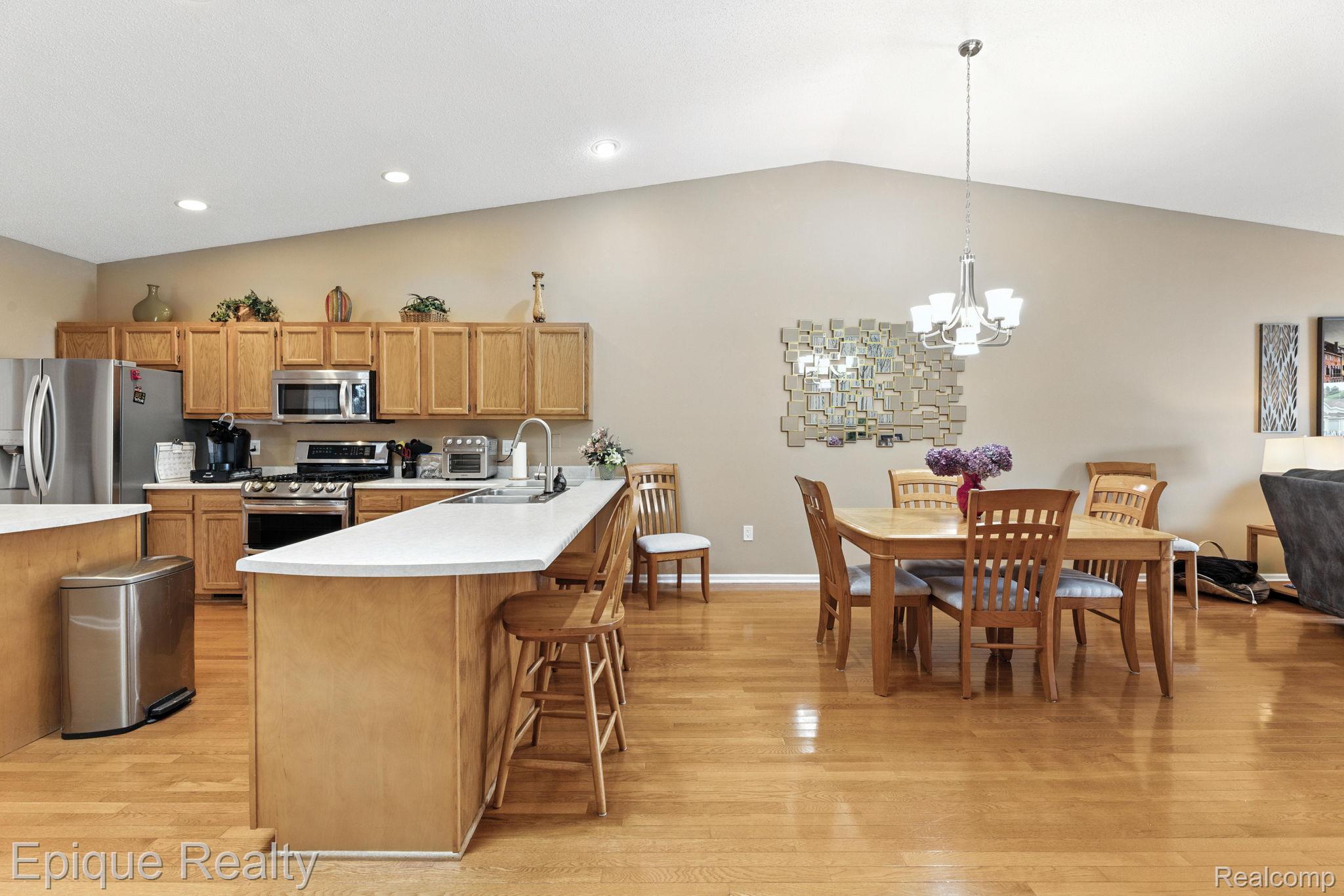 810 Crystal Lane
