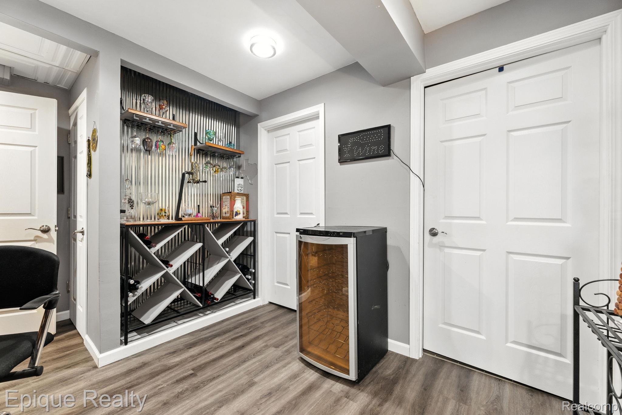 810 Crystal Lane
