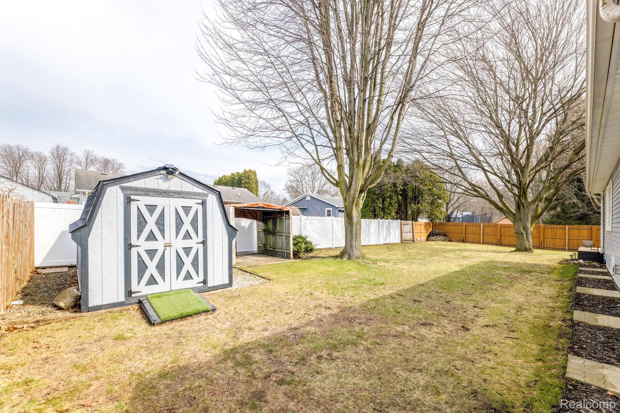 3264 Lake Drive