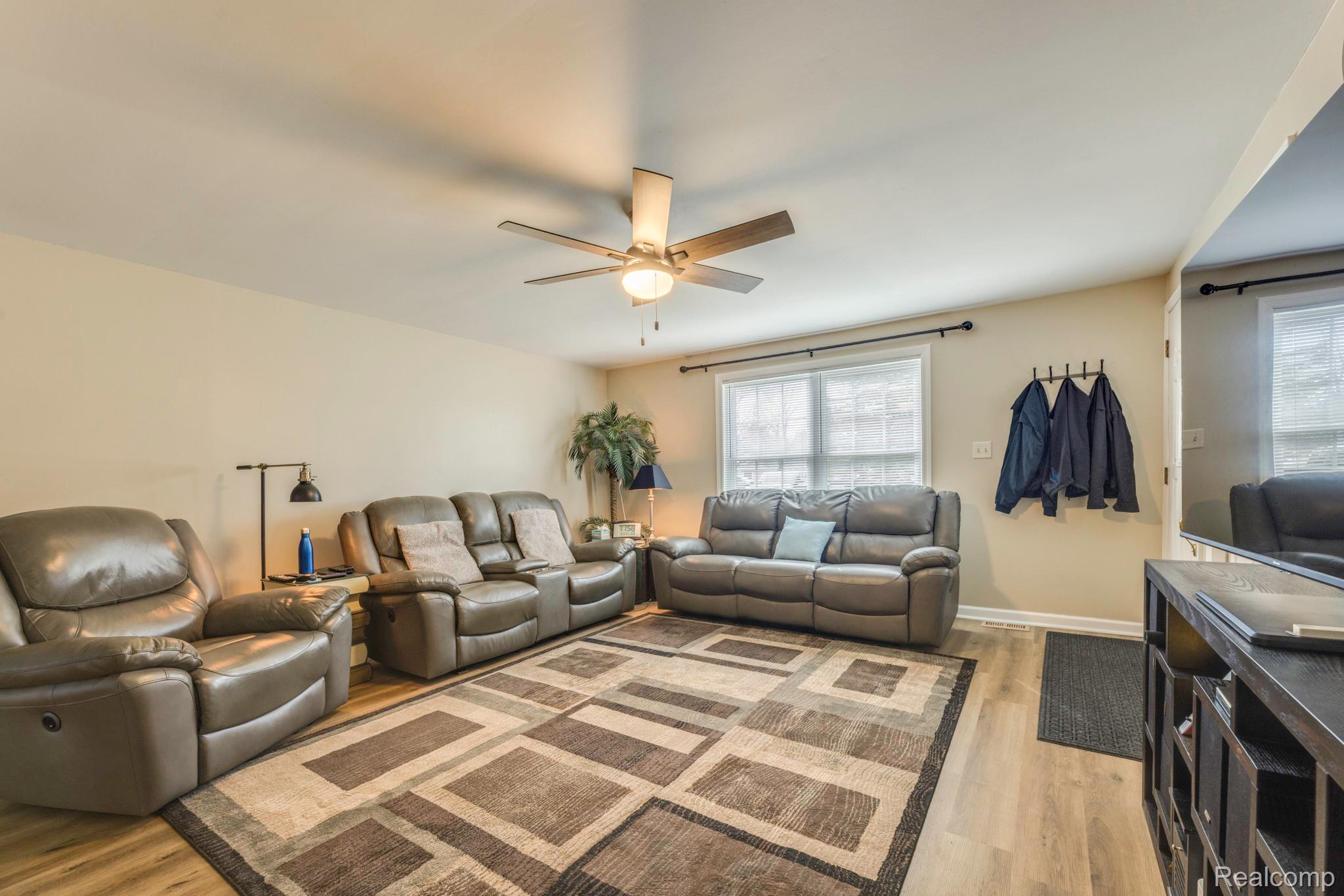 3264 Lake Drive