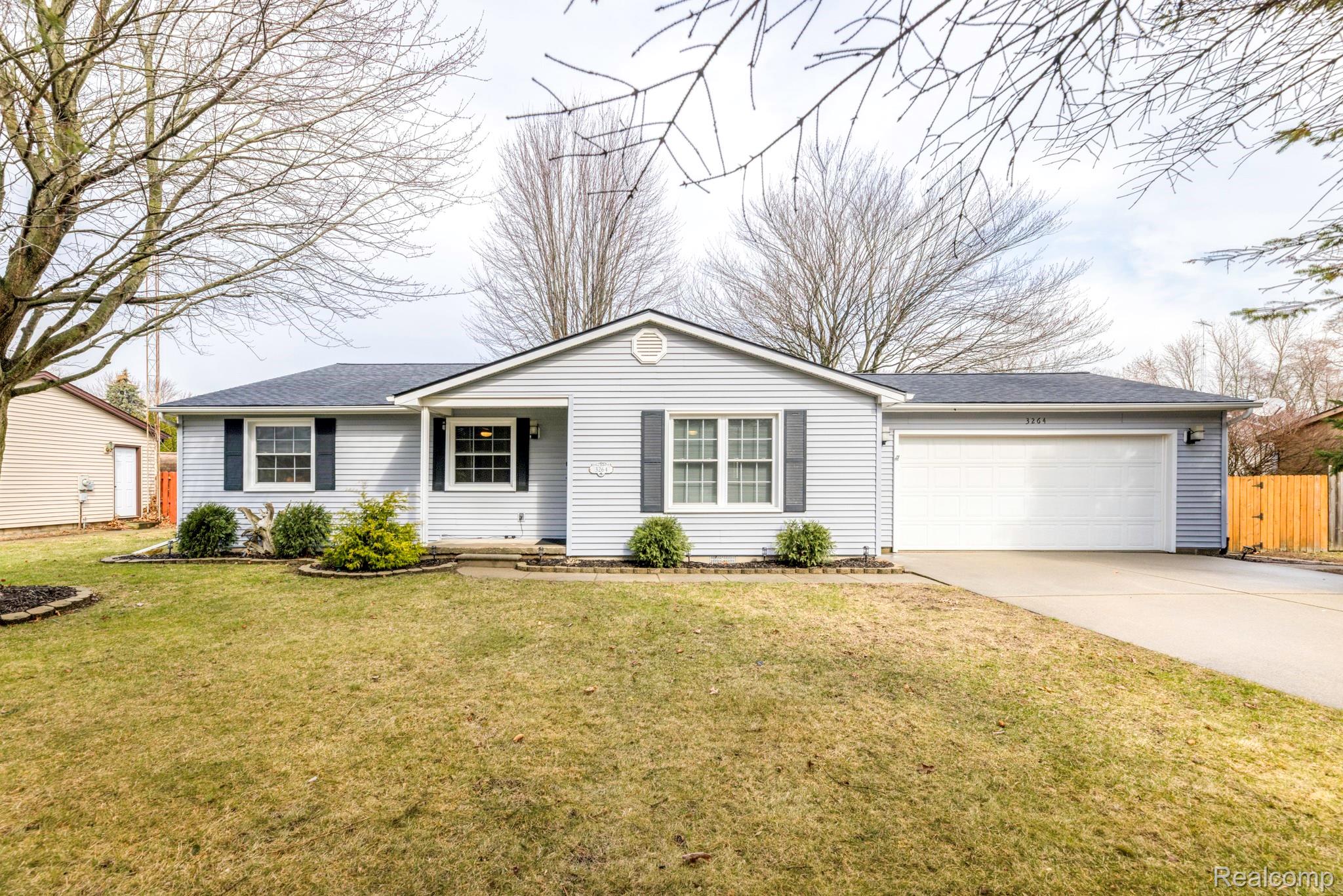 3264 Lake Drive