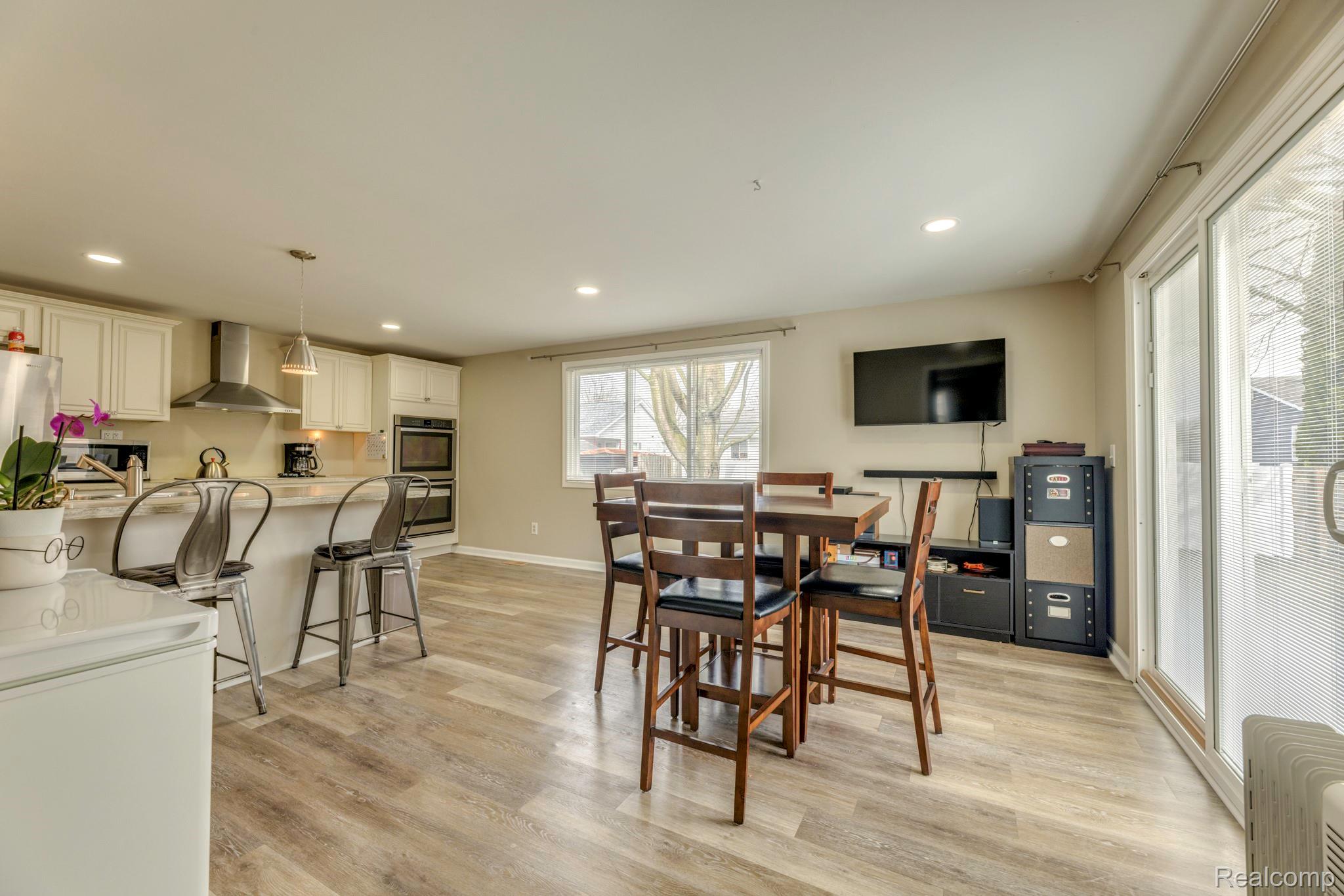 3264 Lake Drive