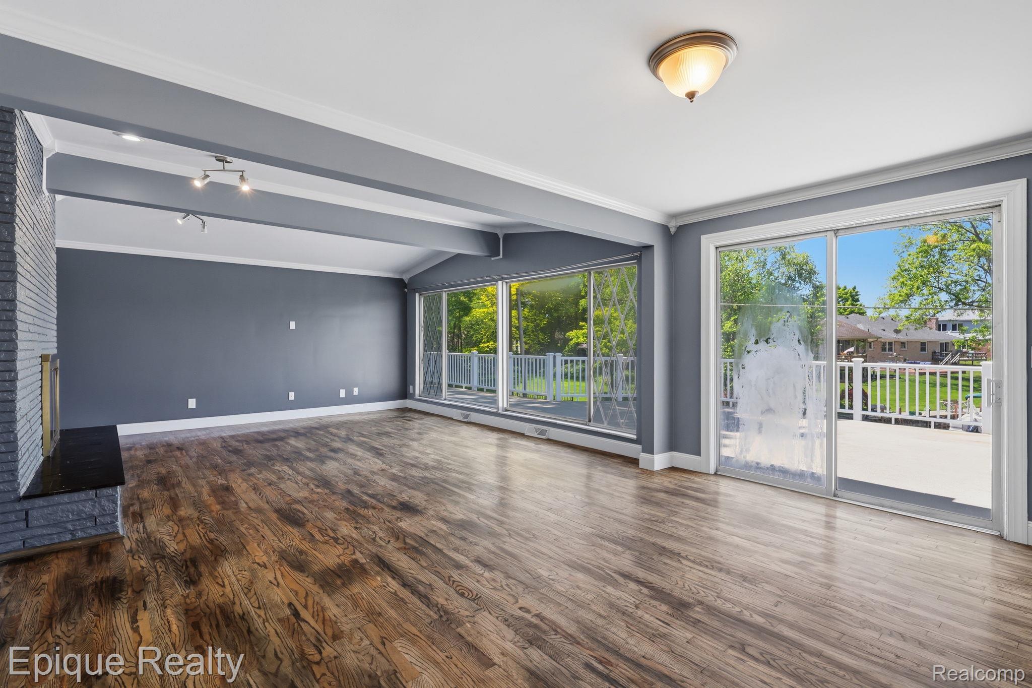 2549 Riverwood Drive