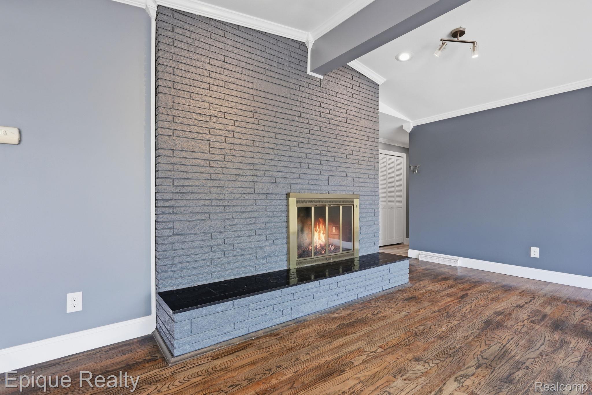 2549 Riverwood Drive