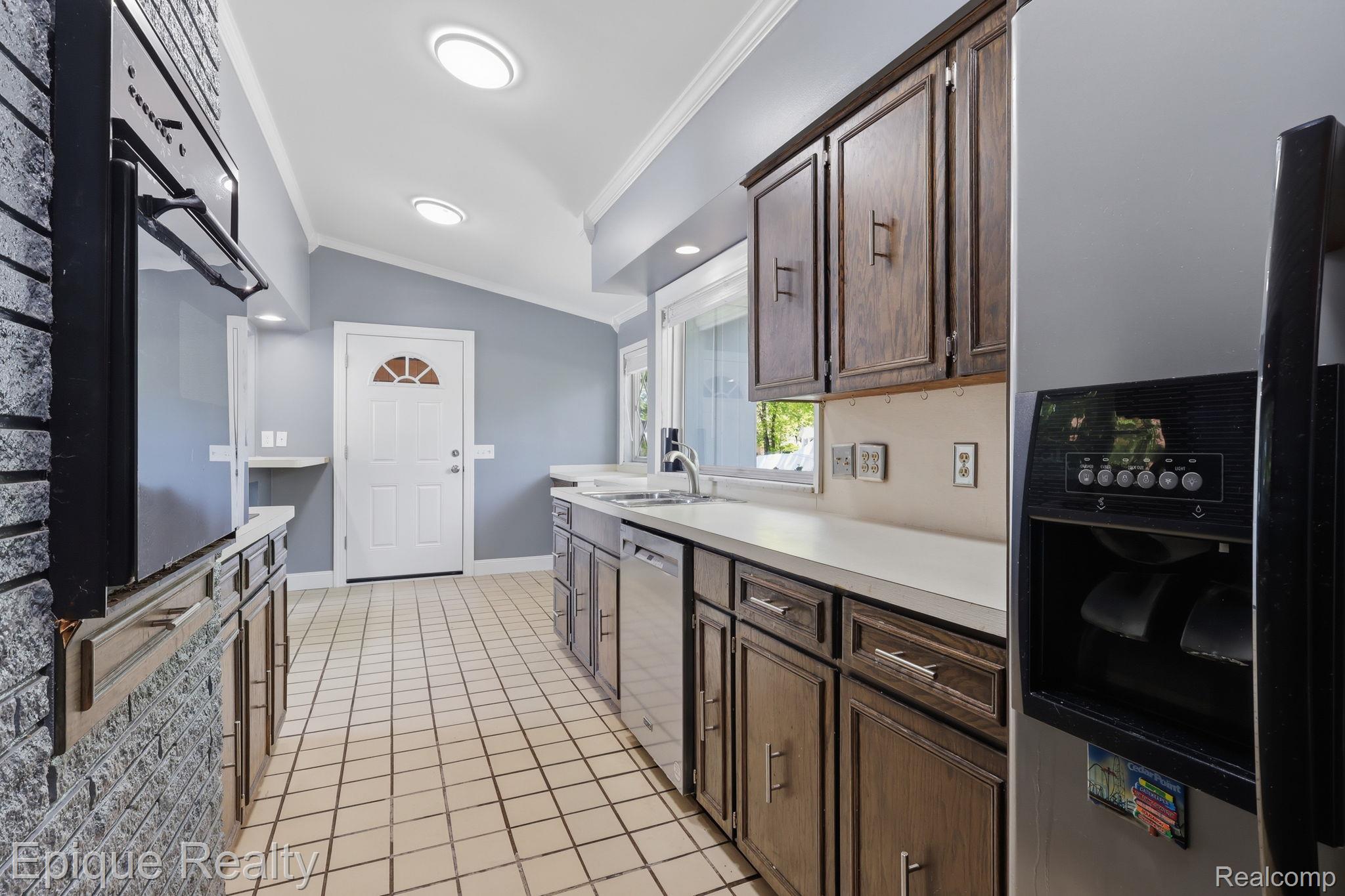 2549 Riverwood Drive