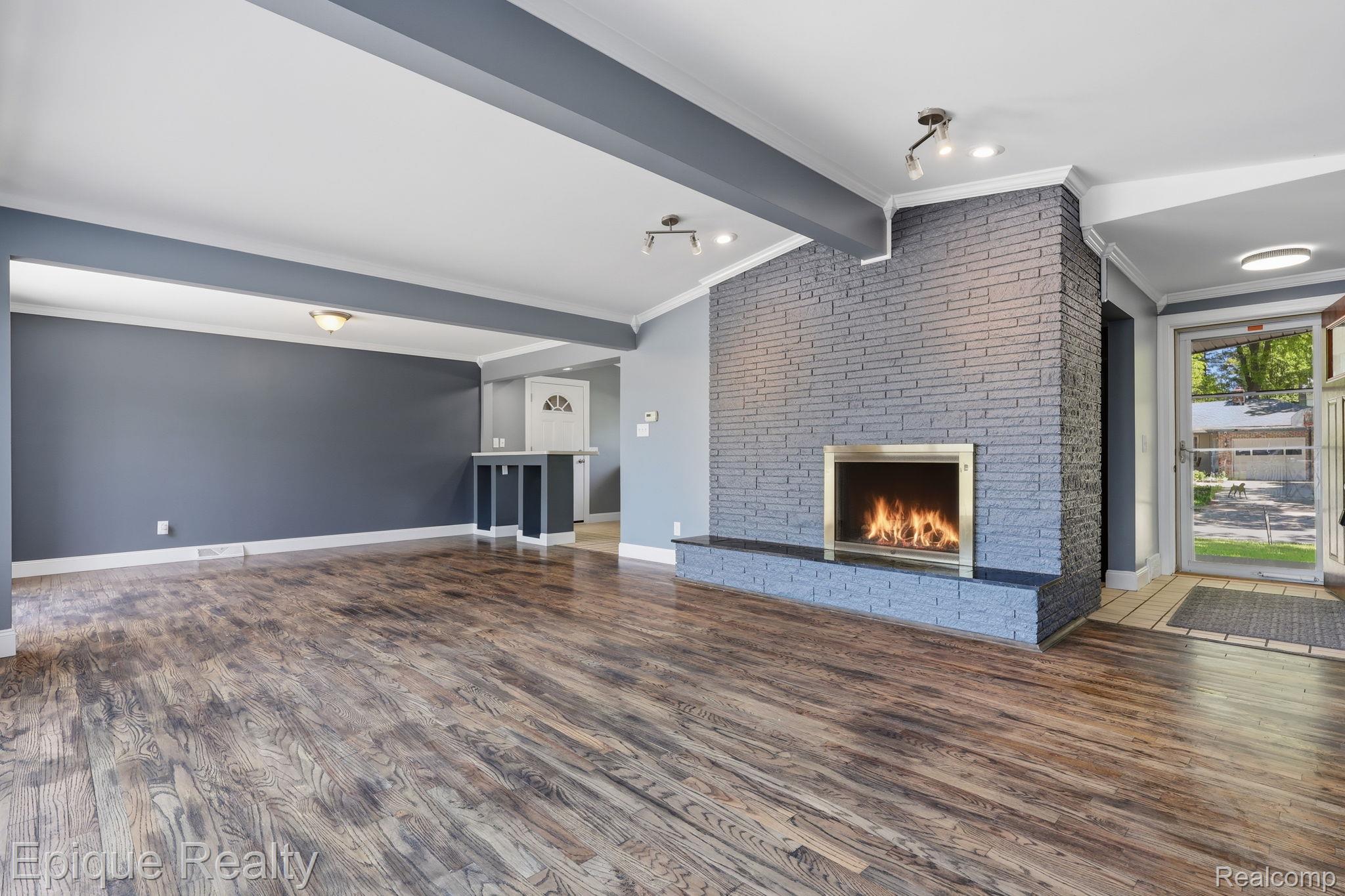 2549 Riverwood Drive