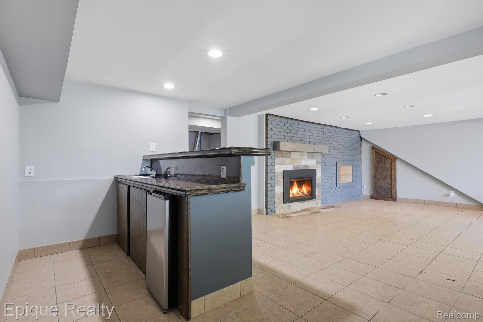 2549 Riverwood Drive