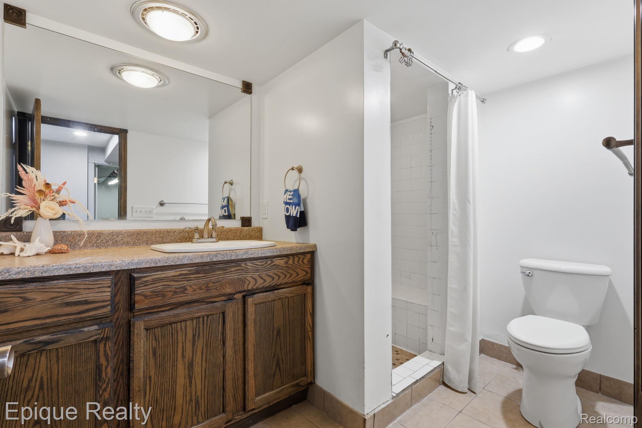2549 Riverwood Drive