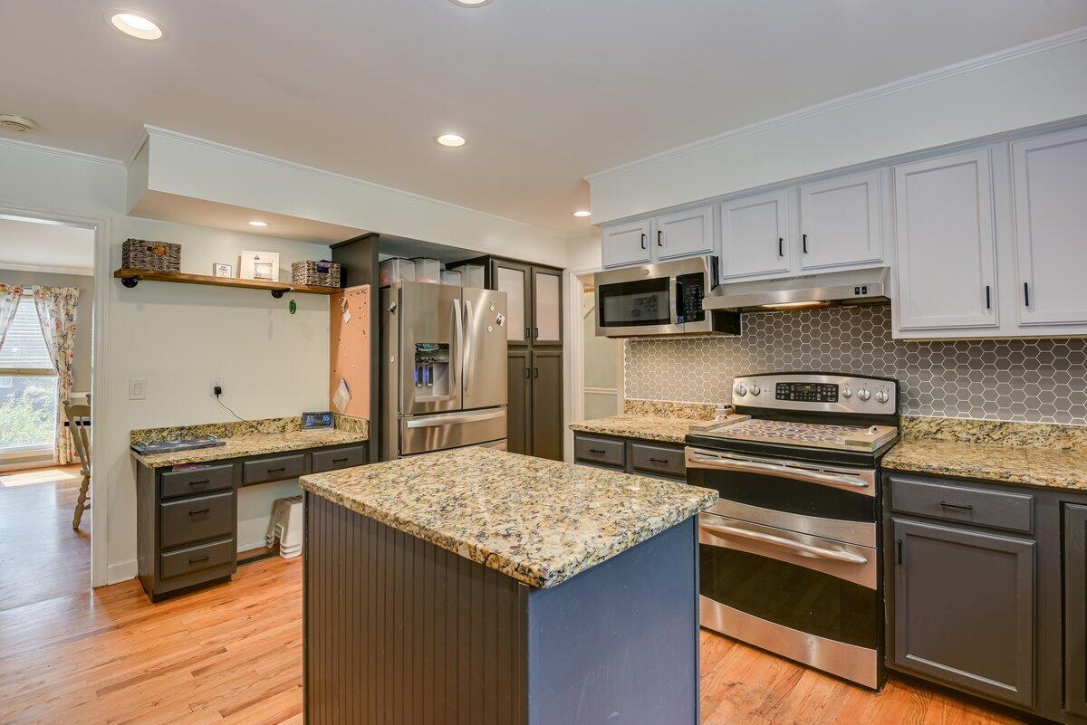 809 Burden Lake Road