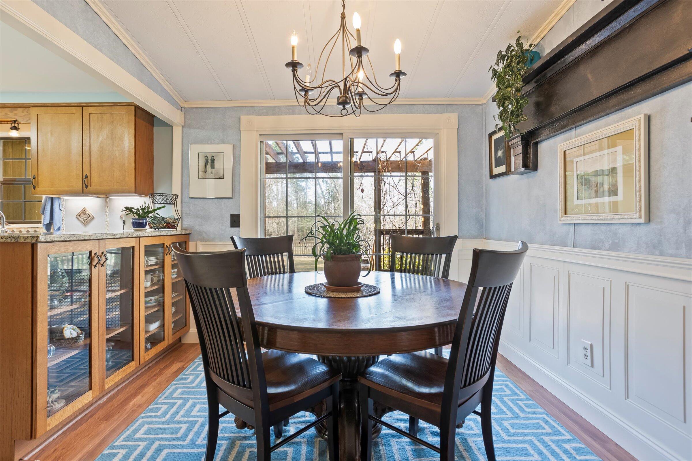 158 N Windsor Road