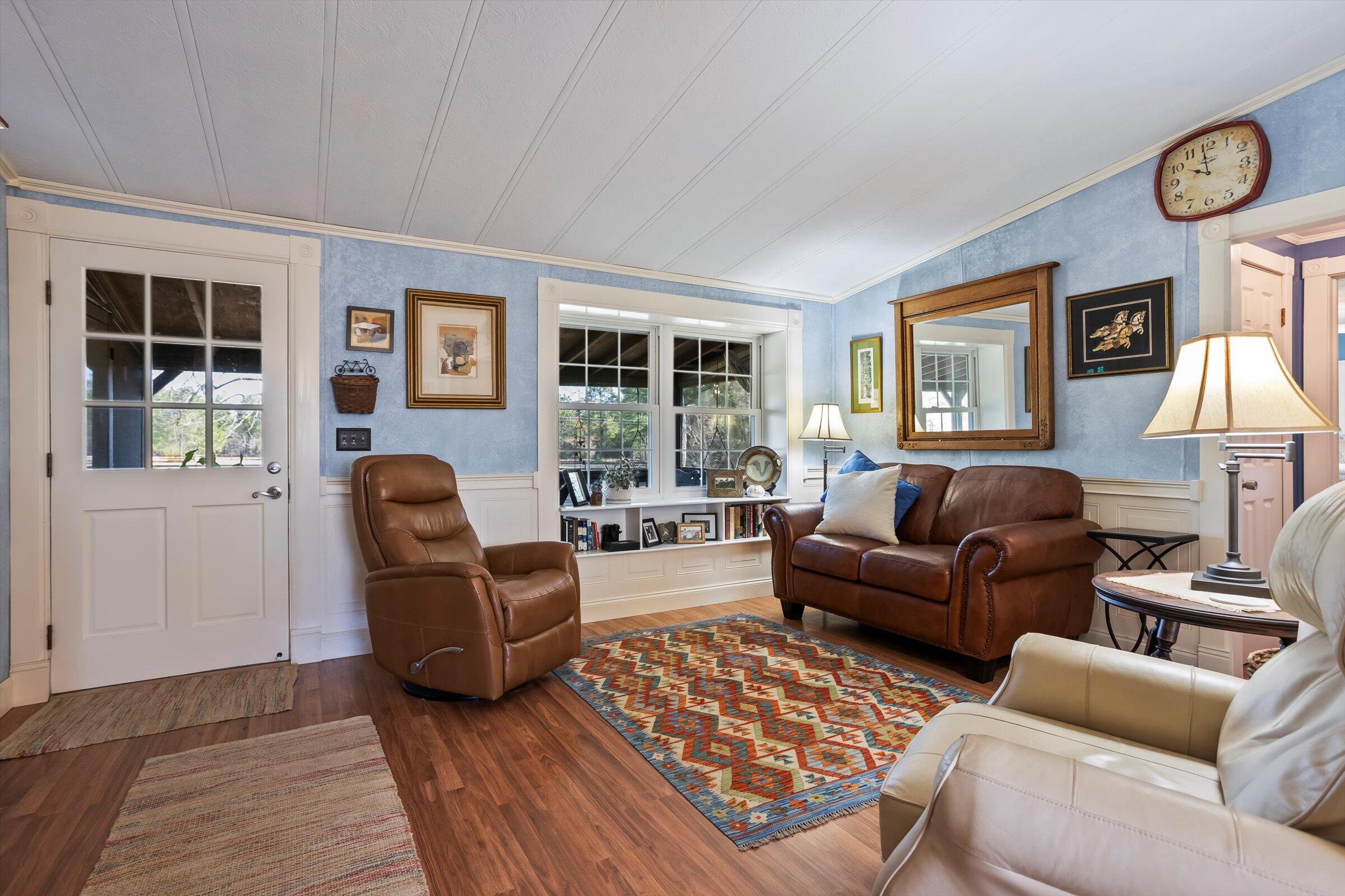 158 N Windsor Road