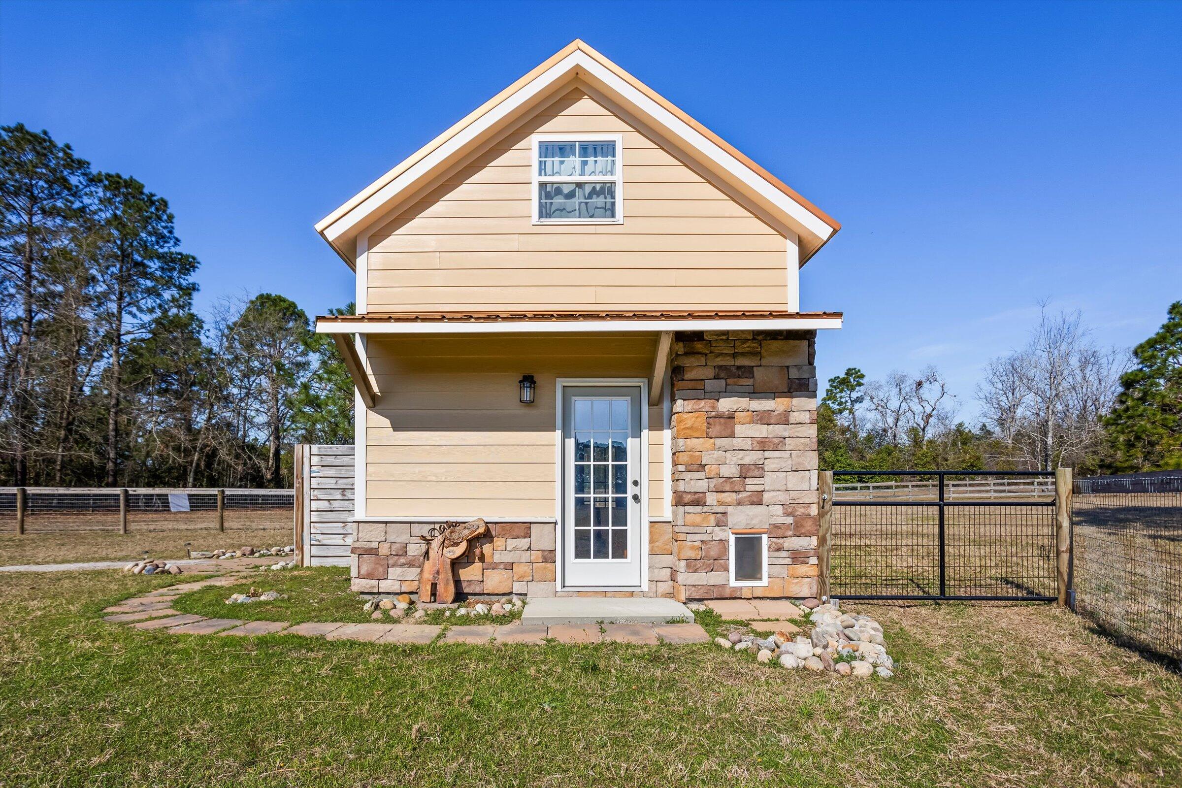 158 N Windsor Road