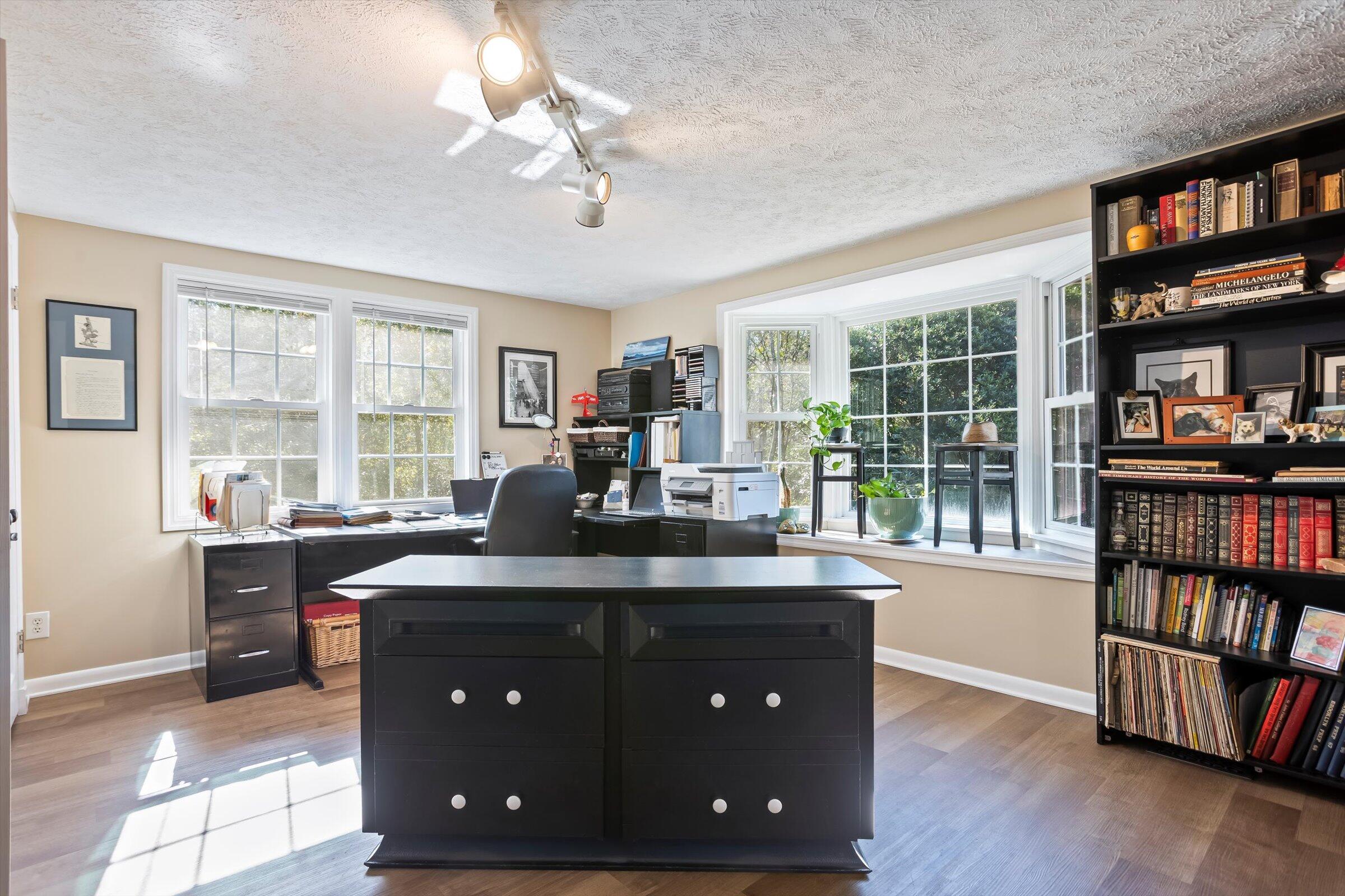 158 N Windsor Road