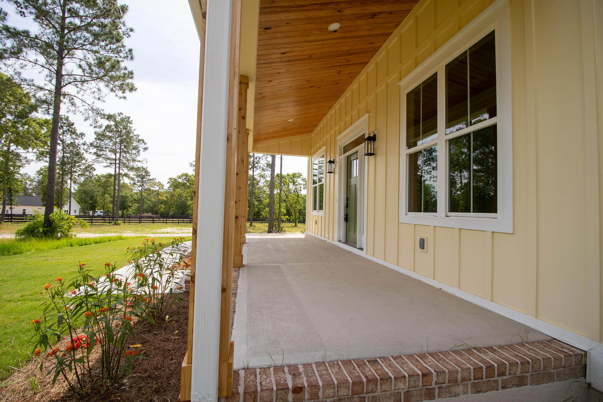6270 Troup Manor
