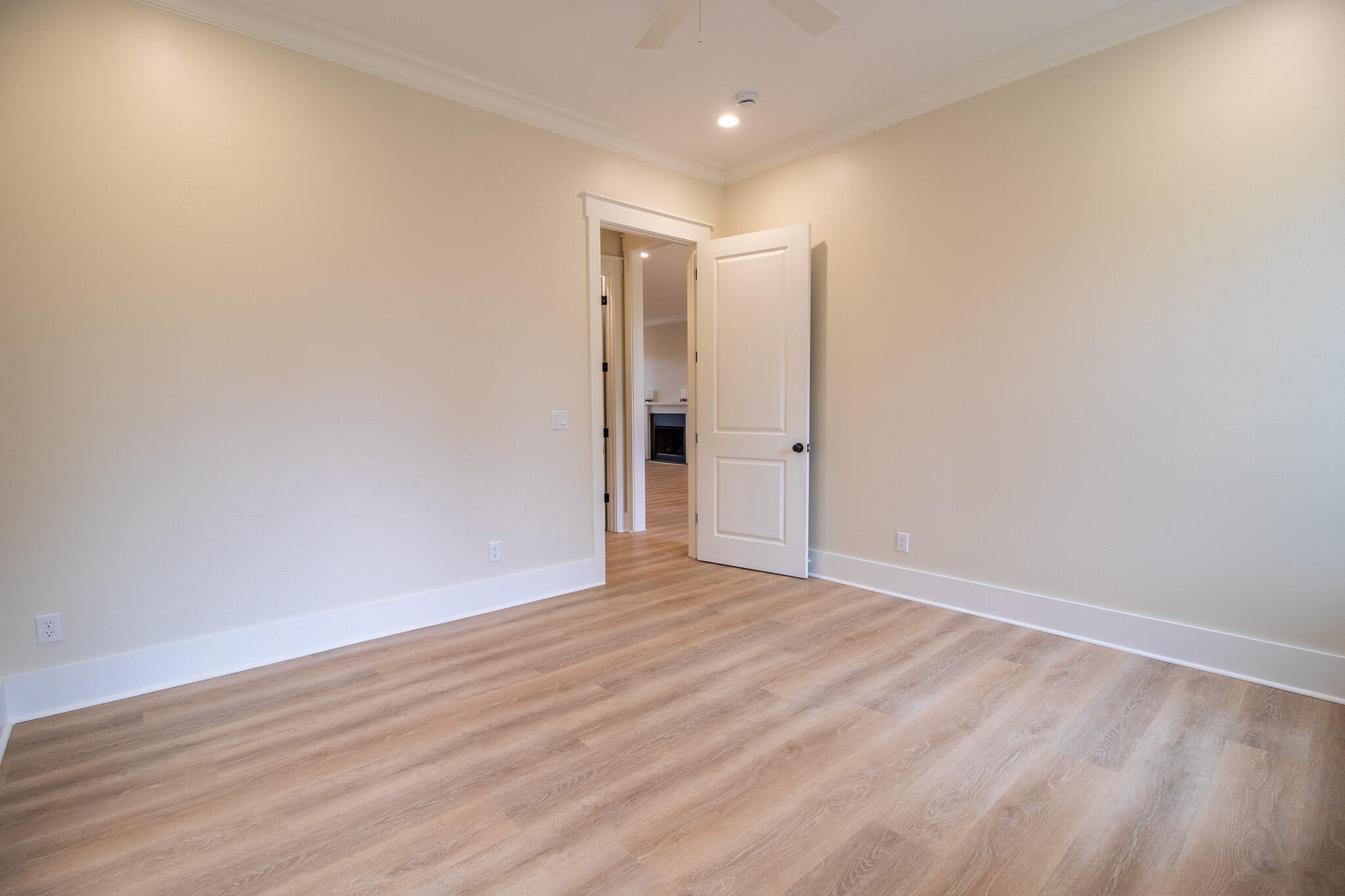 6270 Troup Manor