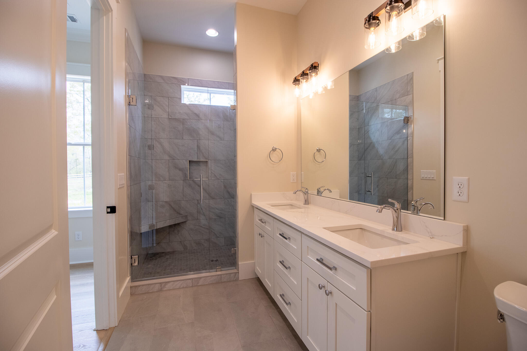 6270 Troup Manor