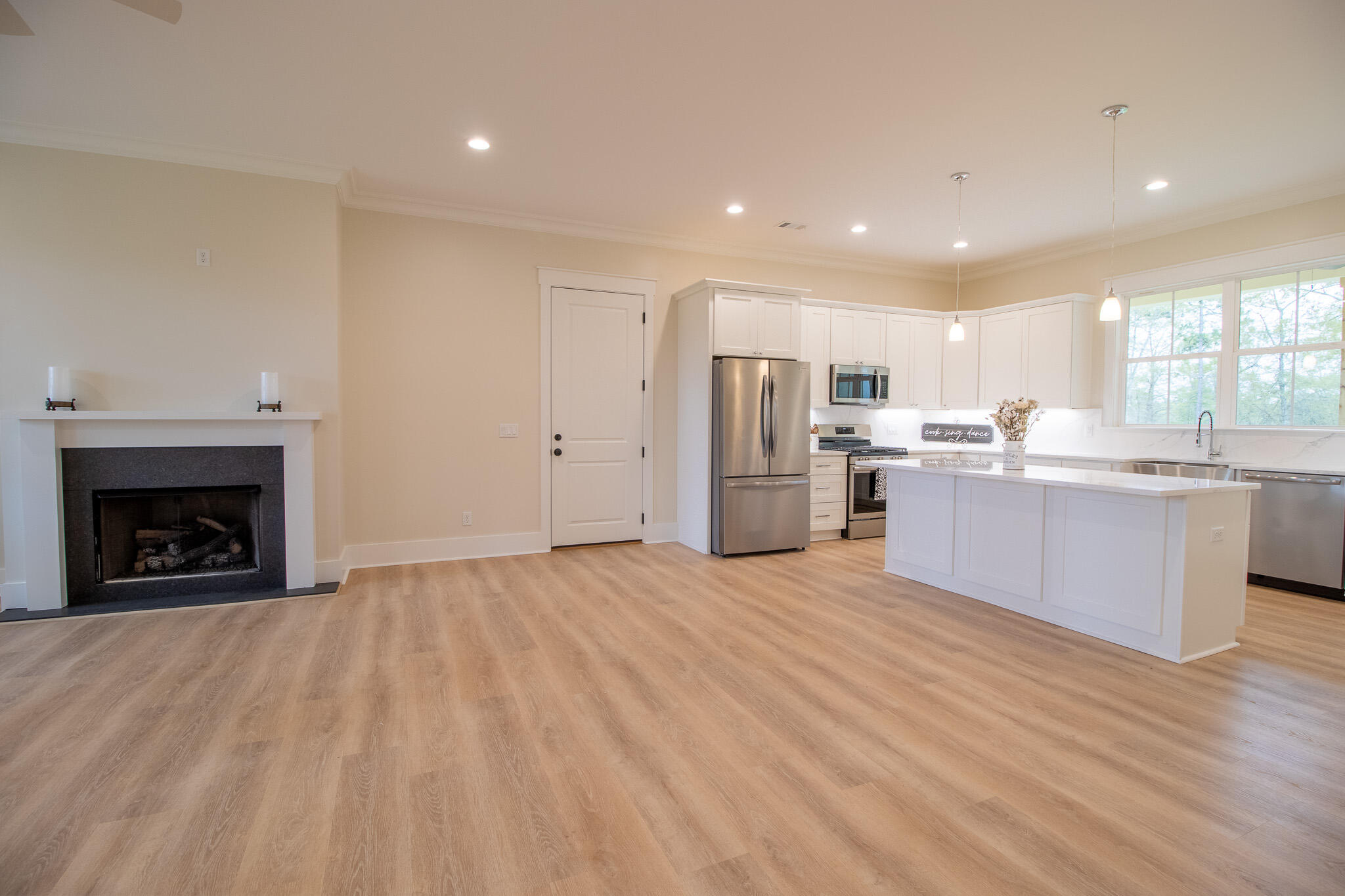 6270 Troup Manor