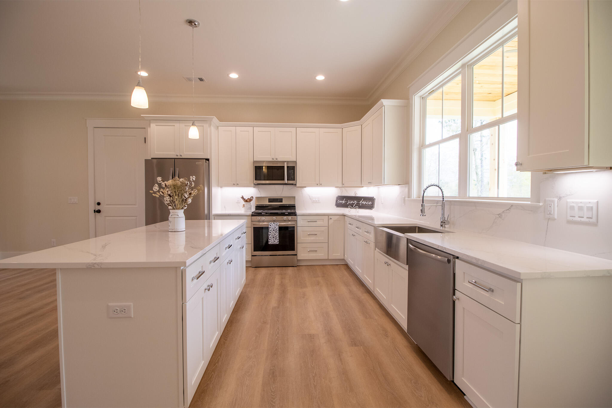 6270 Troup Manor