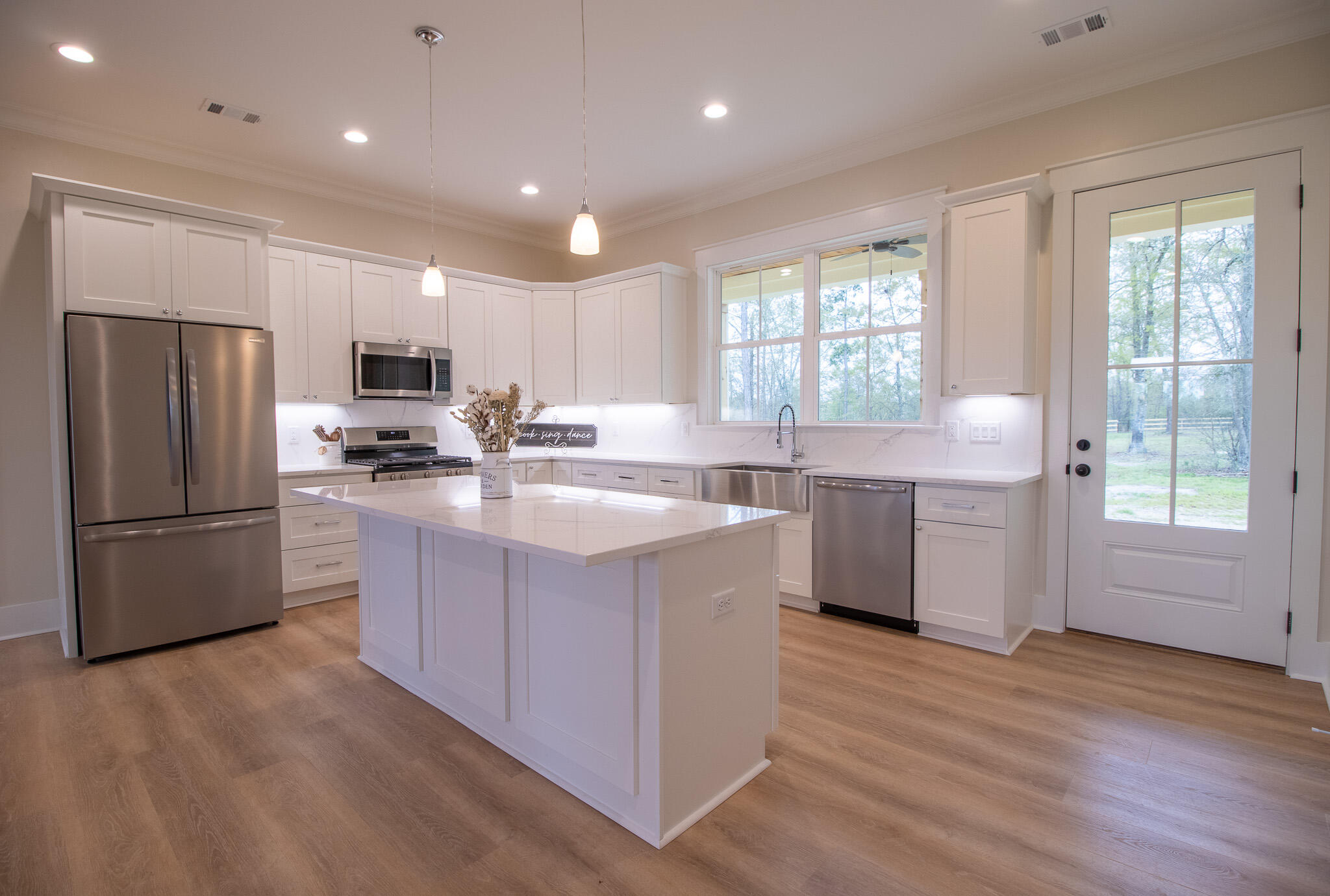 6270 Troup Manor