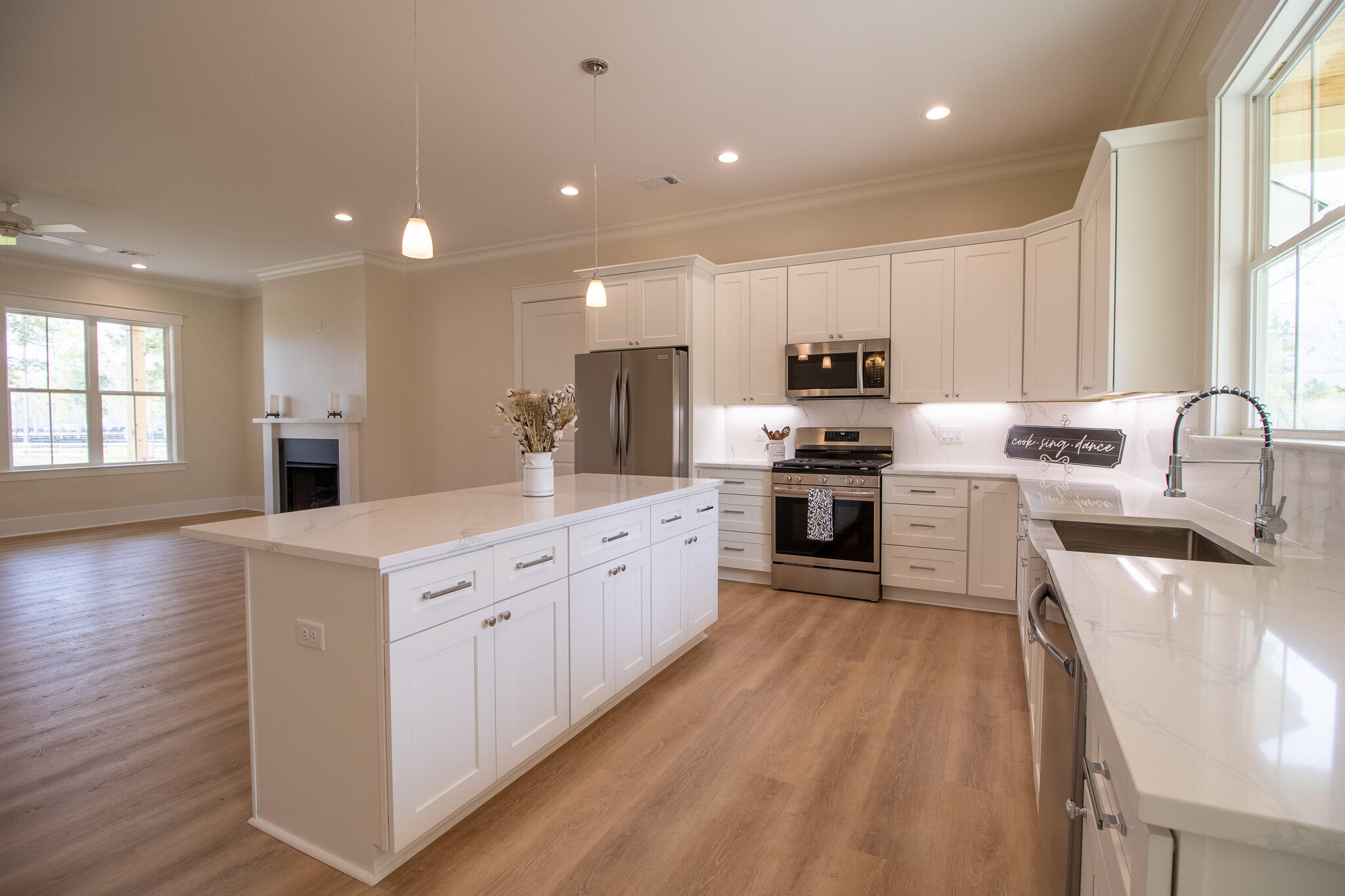 6270 Troup Manor