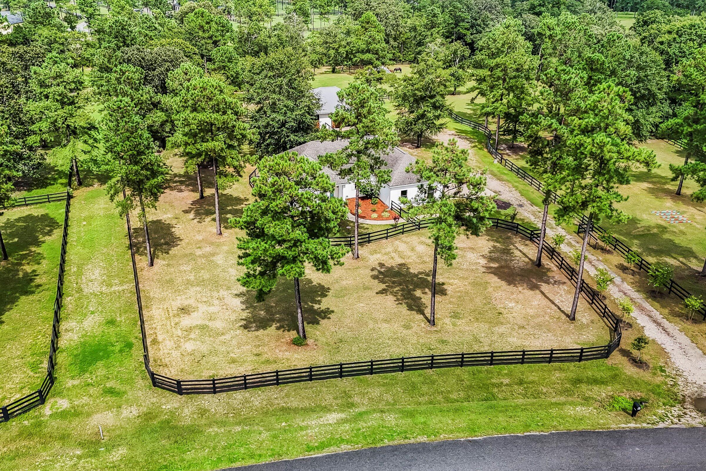 4200 Parque Lane