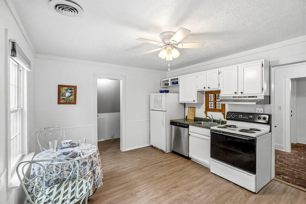 1480/1482 Wire Road