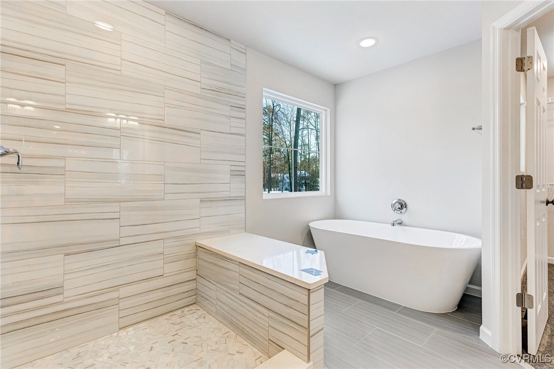 221 Admiral Dr