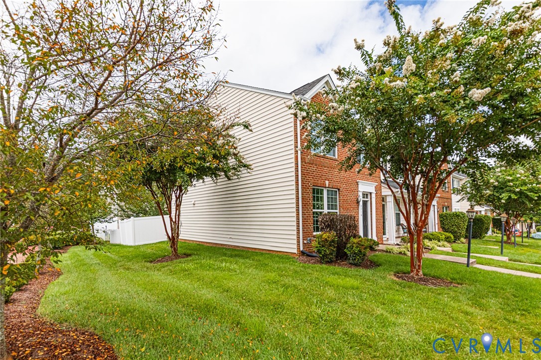8316 Creekside Meadow Way