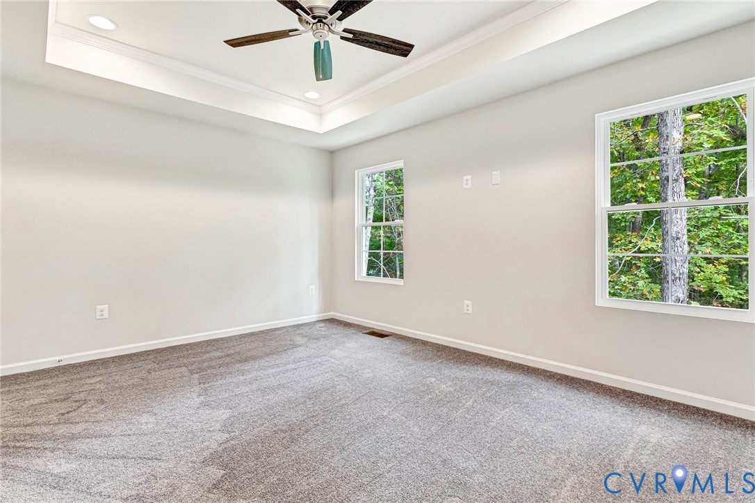 210 Hollyside Dr