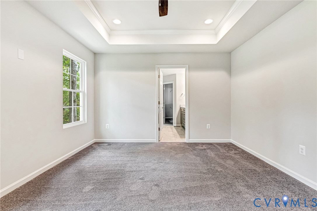210 Hollyside Dr