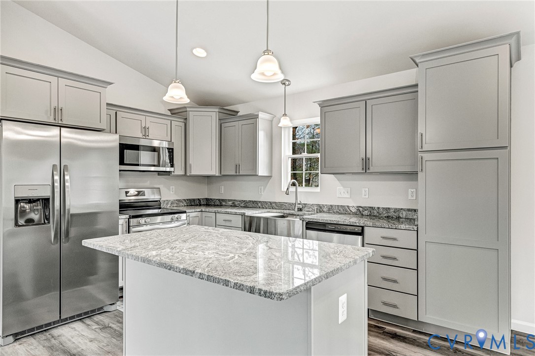 142 Patrick Henry Dr