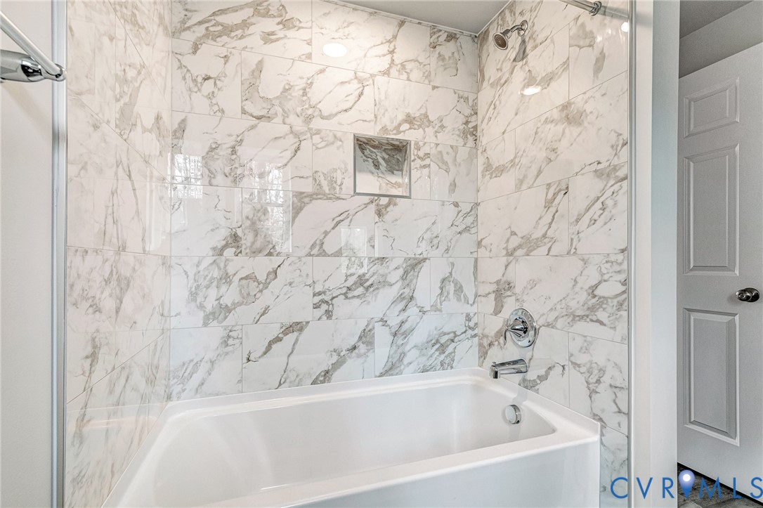 142 Patrick Henry Dr