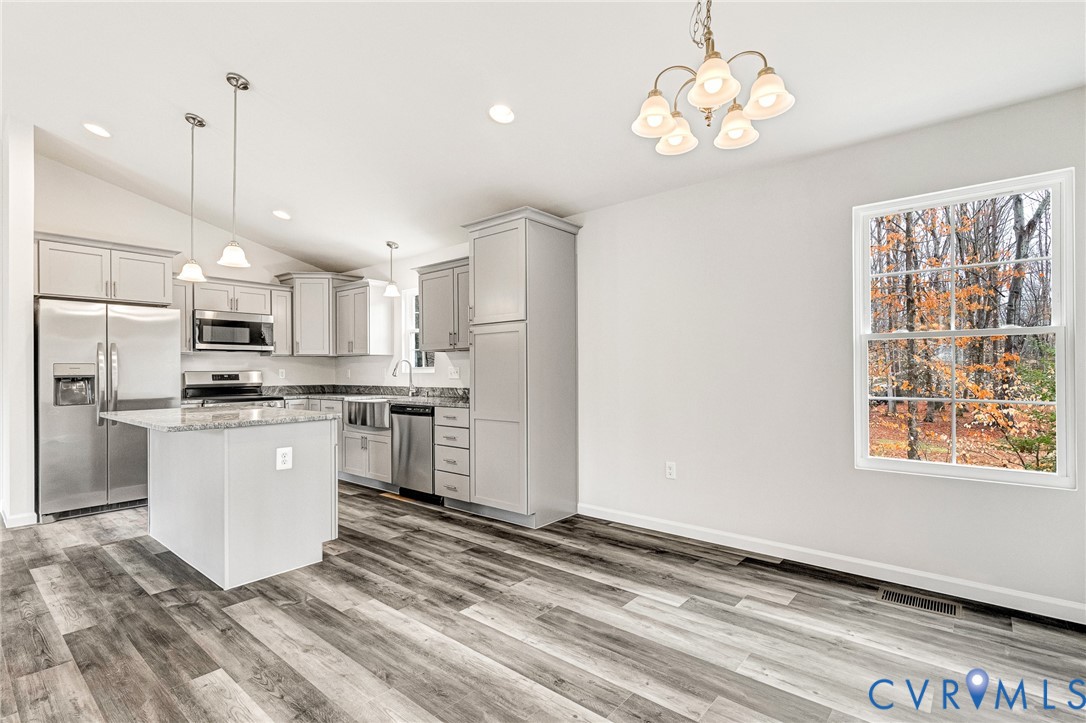 142 Patrick Henry Dr