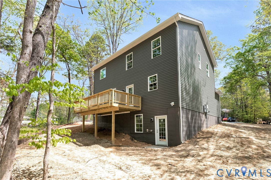93 Albertson Ct
