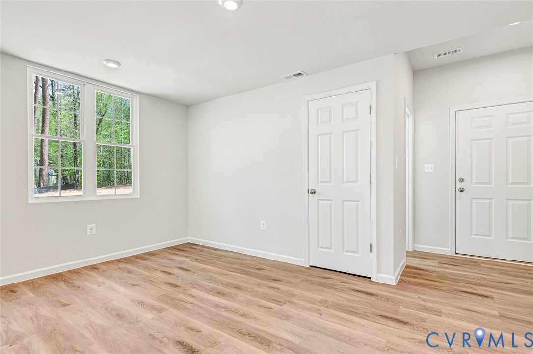 93 Albertson Ct