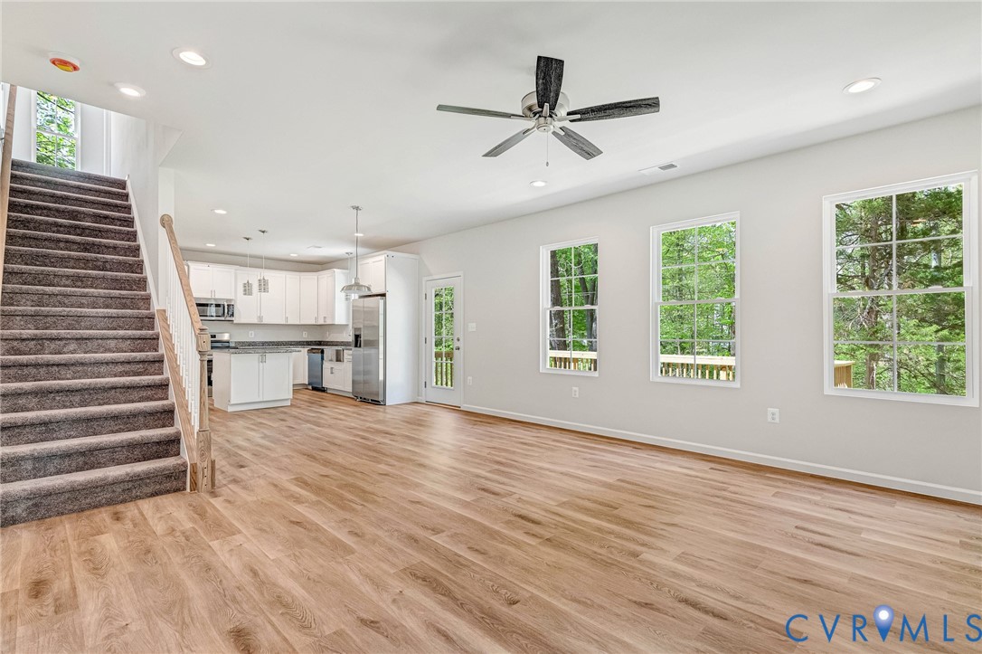 93 Albertson Ct