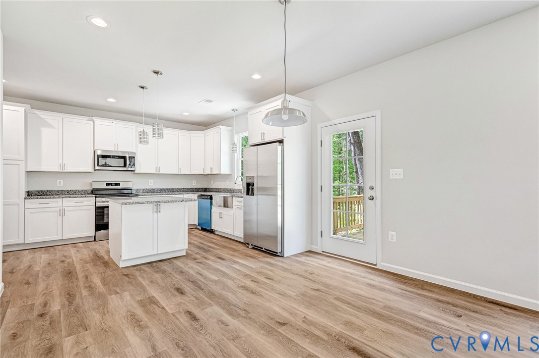 93 Albertson Ct