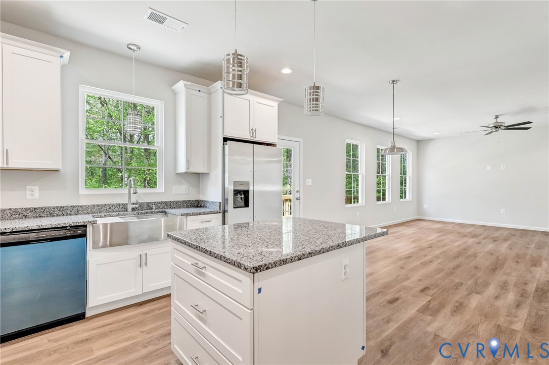 93 Albertson Ct
