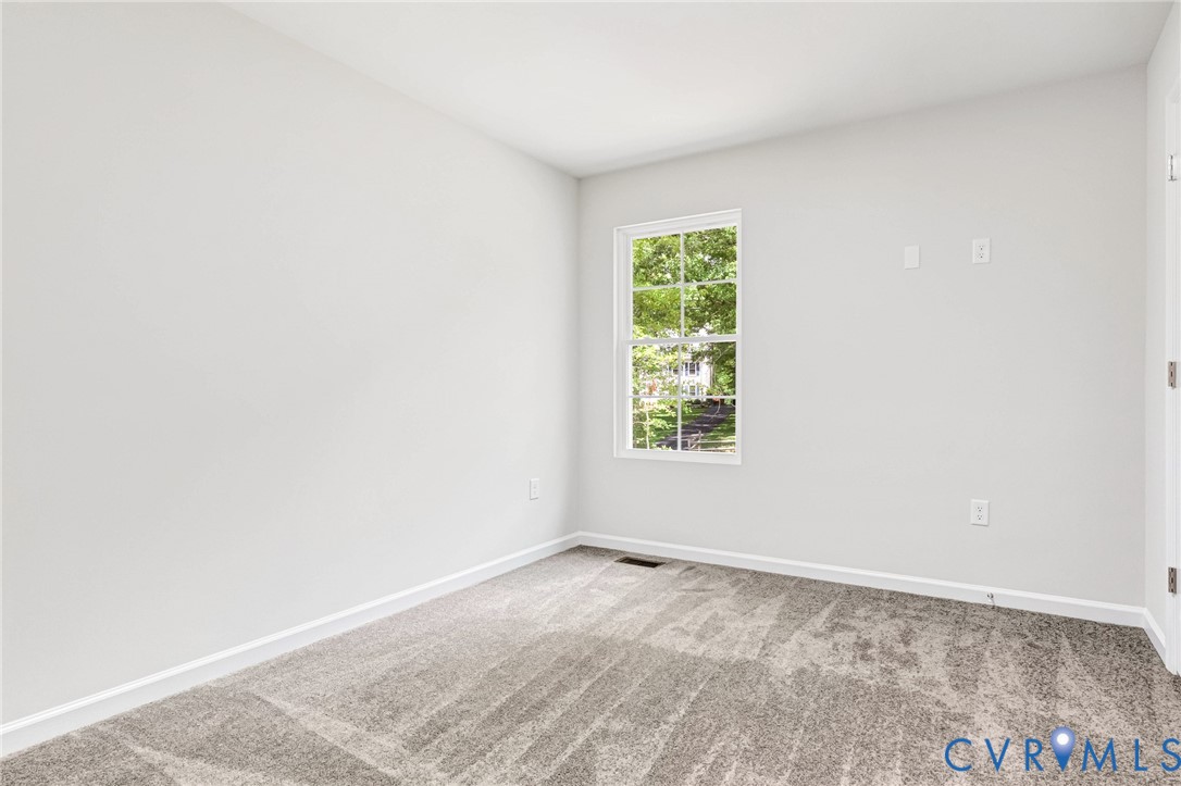 1011 Swan Ln