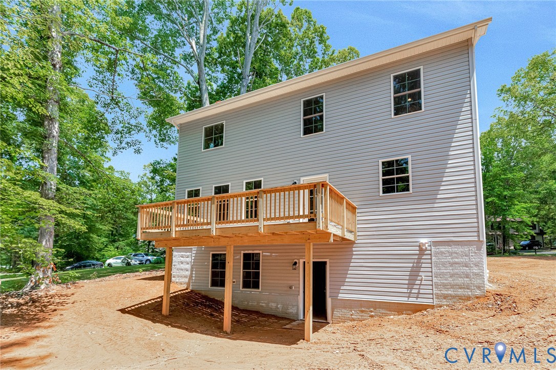 1011 Swan Ln