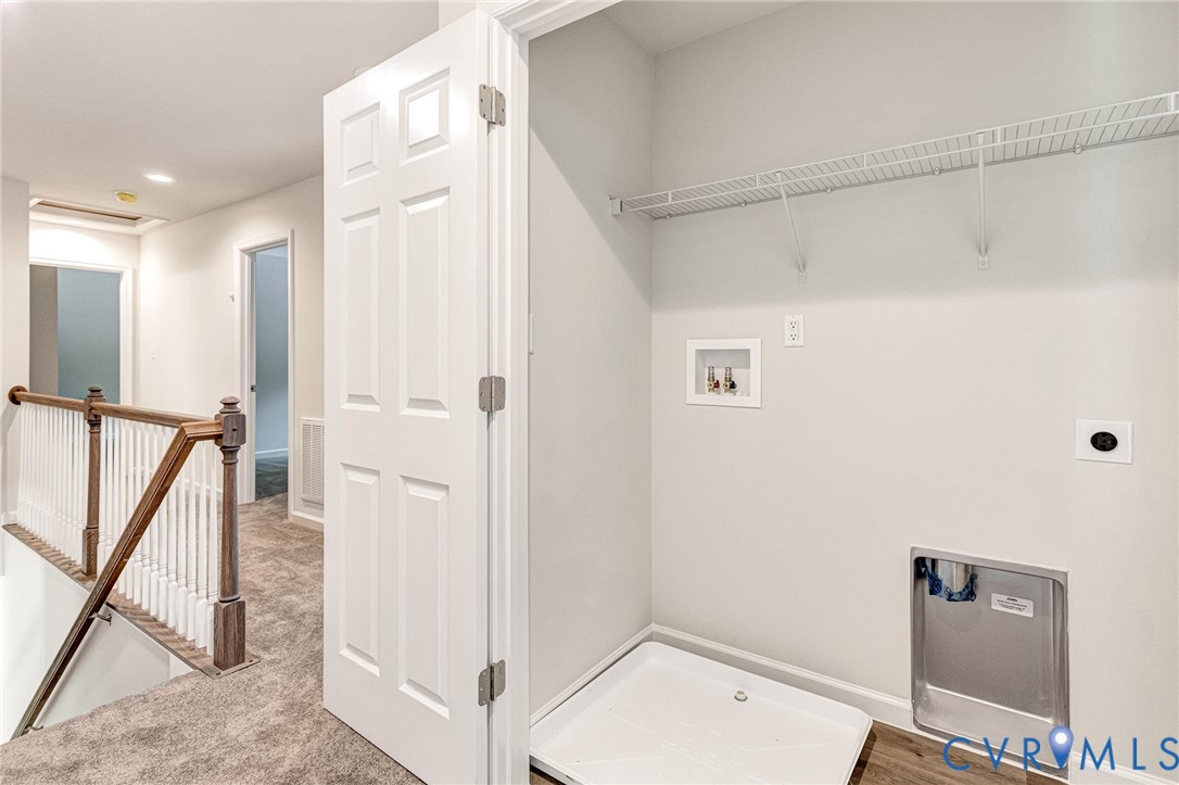 1011 Swan Ln