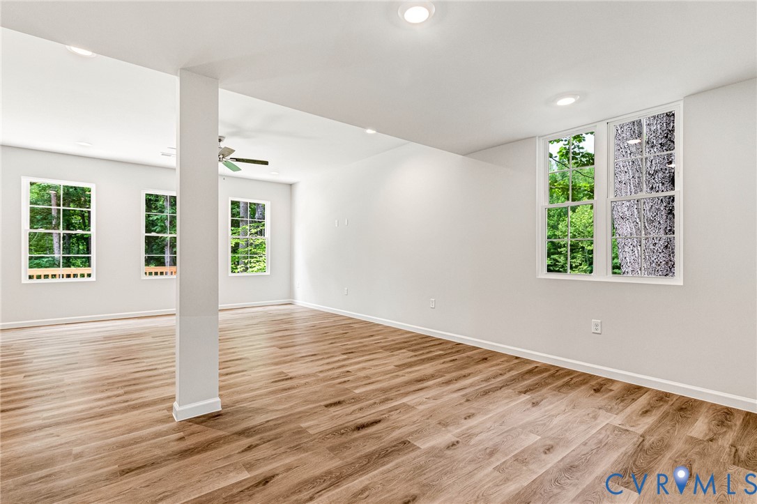 1011 Swan Ln