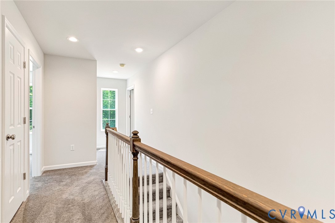 1011 Swan Ln