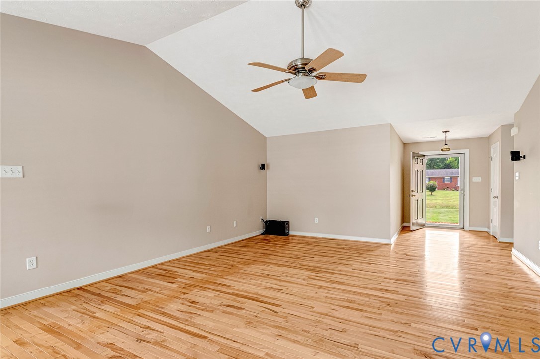 6190 Gary Ln