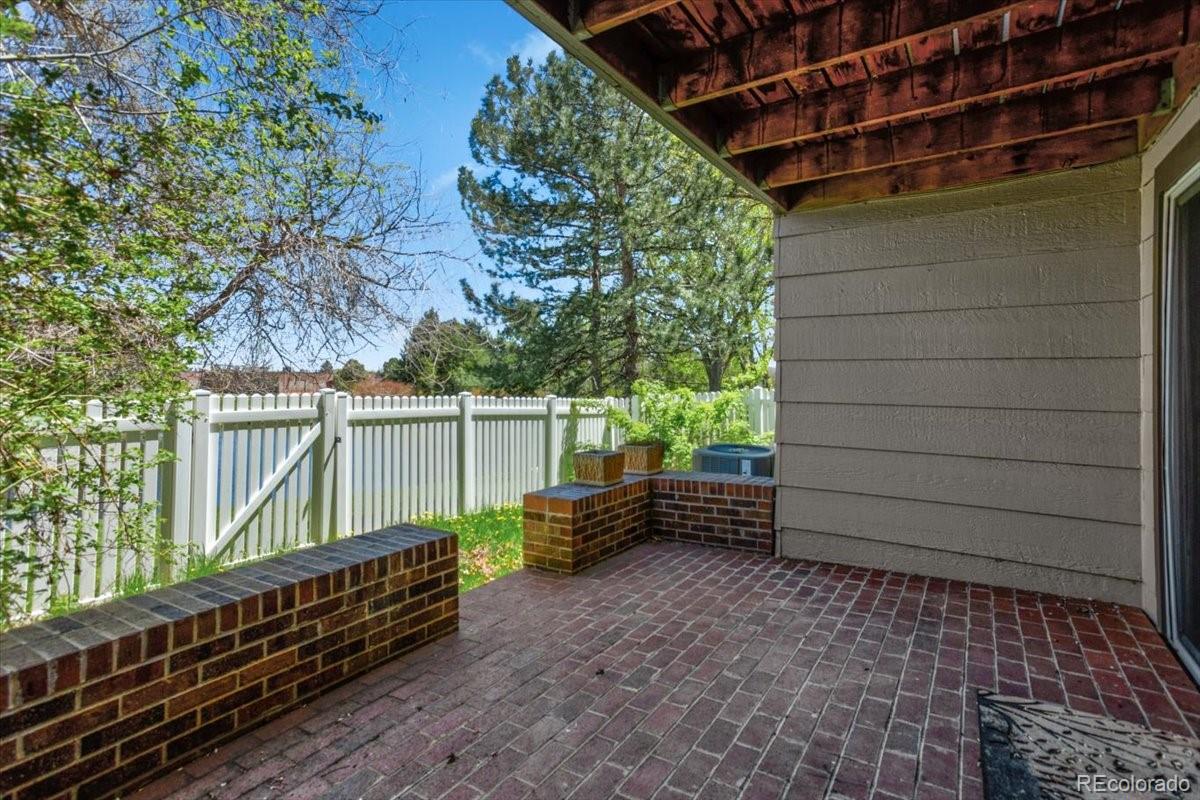 10417 Red Mountain W