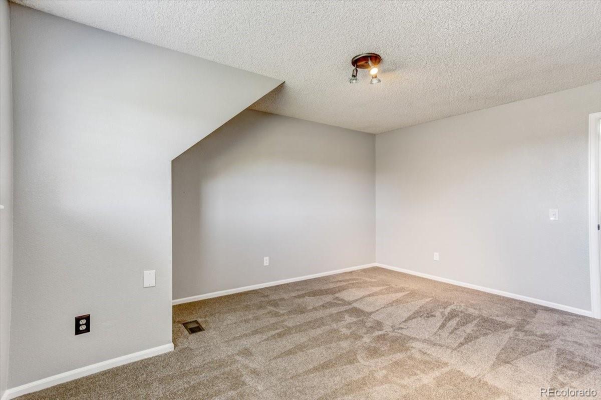 10417 Red Mountain W